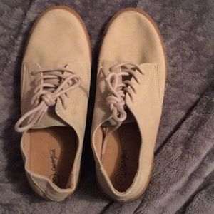 Cat and Jack  tan shoes